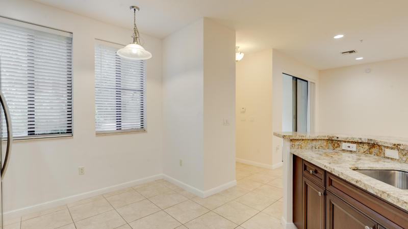  Condo & Townhome Photos