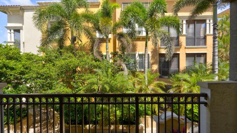  Condo & Townhome Photos