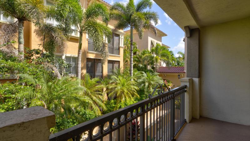  Condo & Townhome Photos