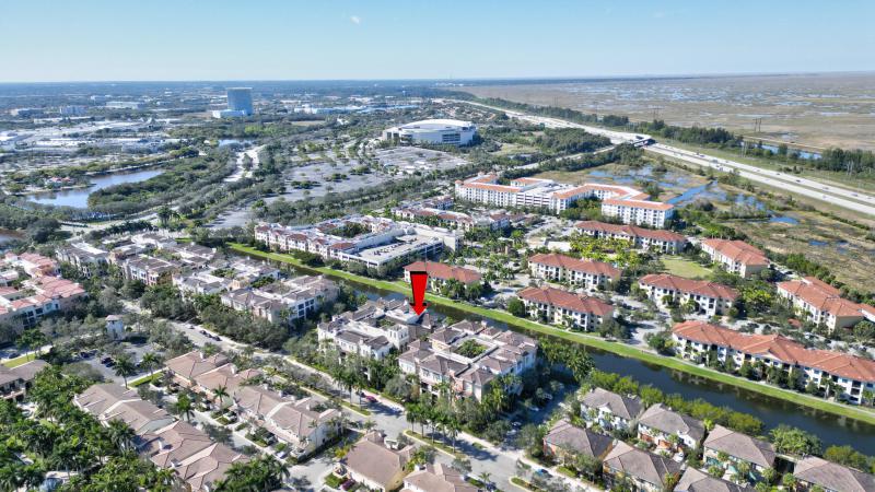  Condo & Townhome Photos