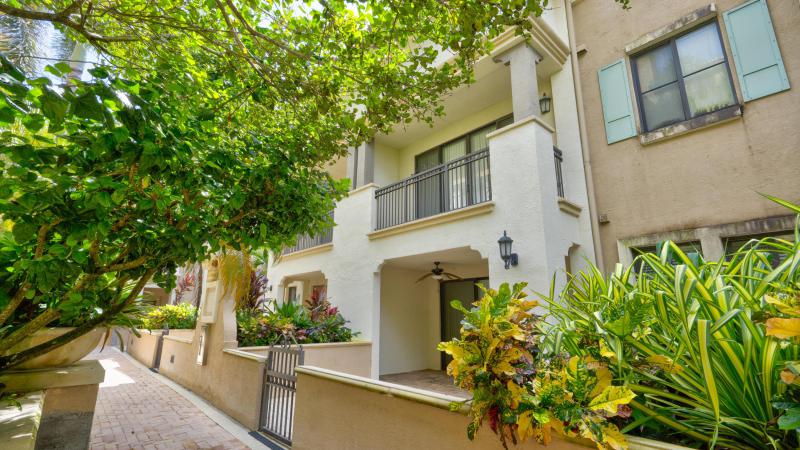  Condo & Townhome Photos