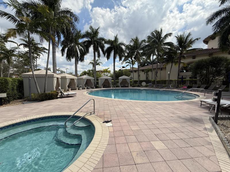  Condo & Townhome Photos