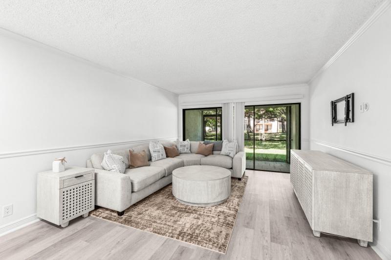  Condo & Townhome Photos