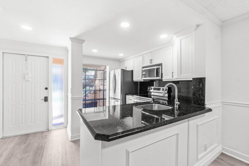  Condo & Townhome Photos