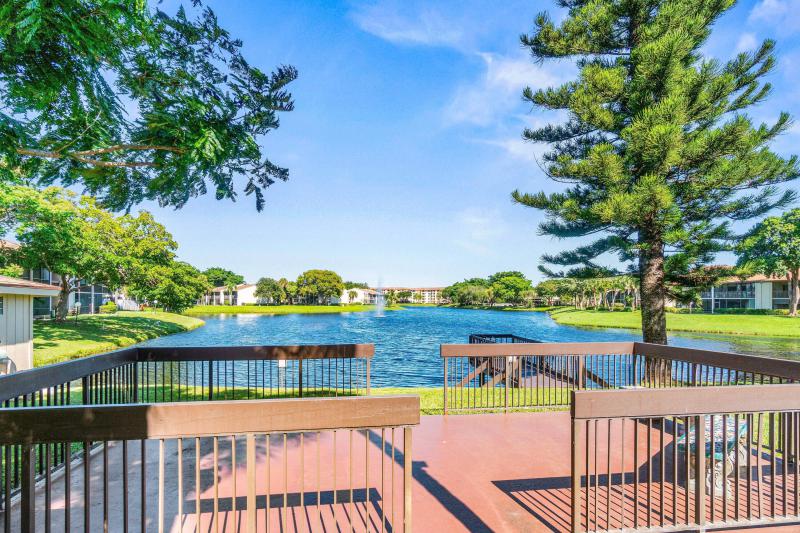  Condo & Townhome Photos