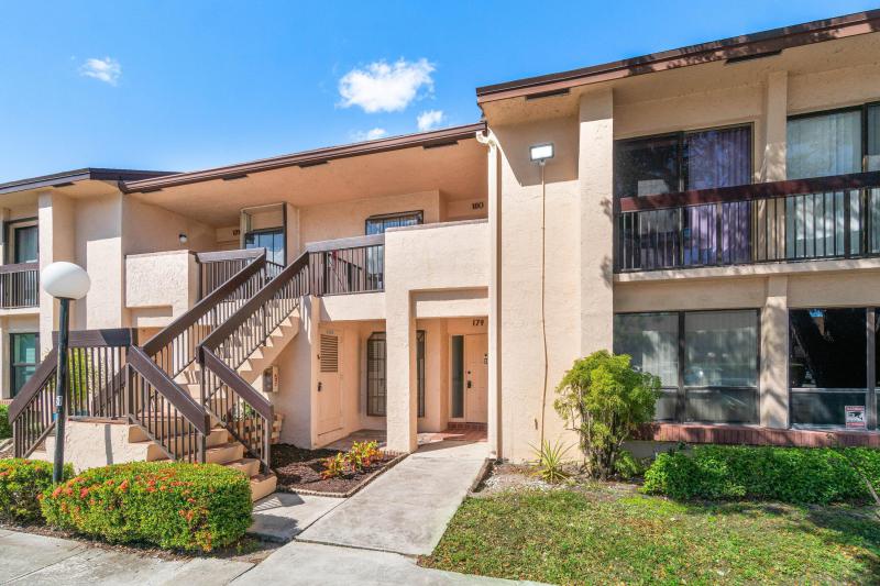  Condo & Townhome Photos