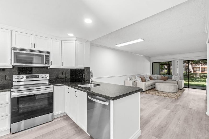  Condo & Townhome Photos