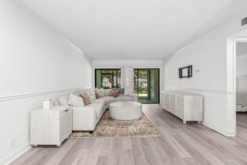  Condo & Townhome Photos