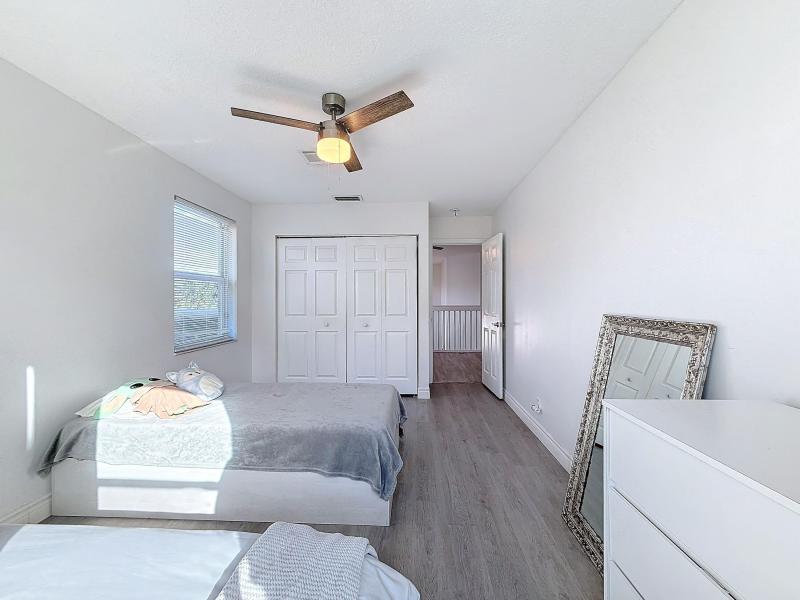  Single Family Homes Photo 18:  Margate,  FL 33063