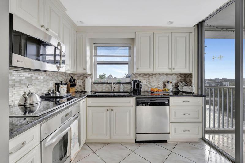  Condo & Townhome Photos