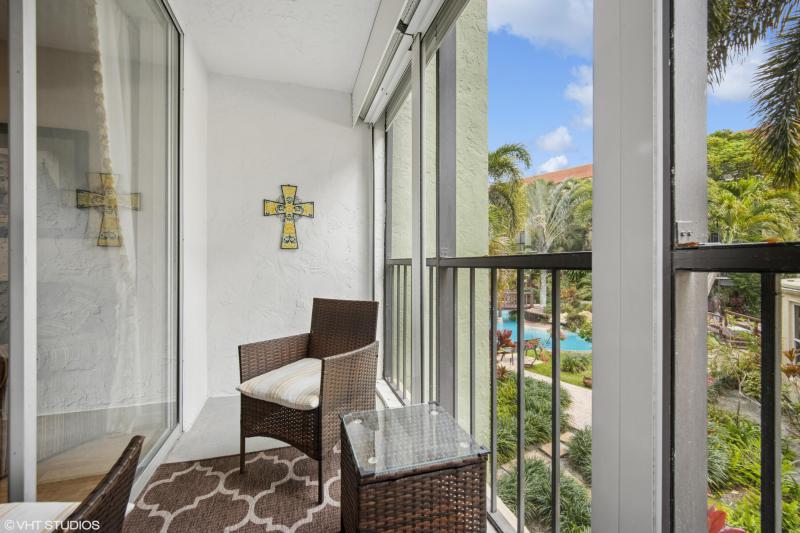  Condo & Townhome Photos