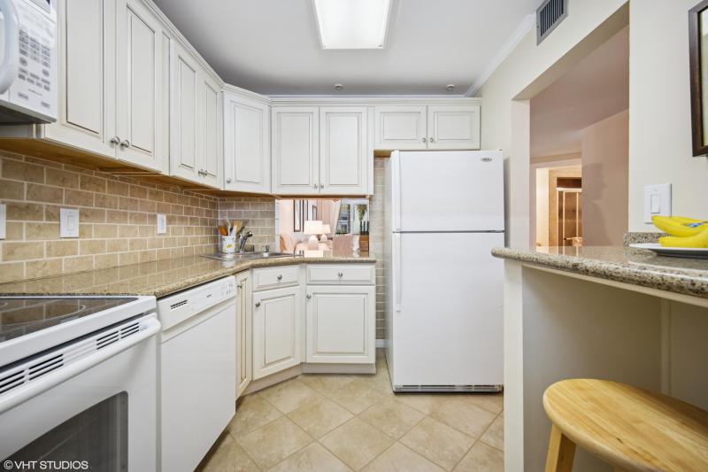  Condo & Townhome Photos