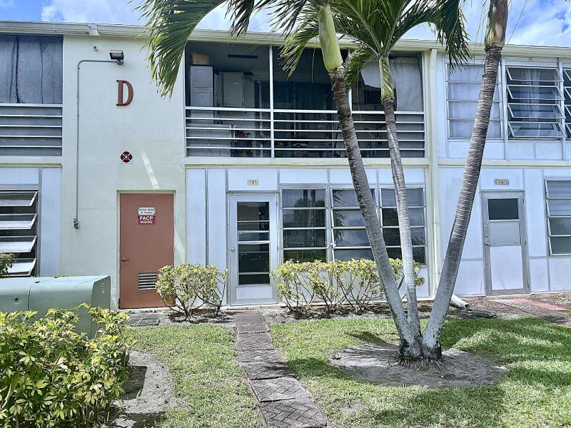  Condo & Townhome Photos