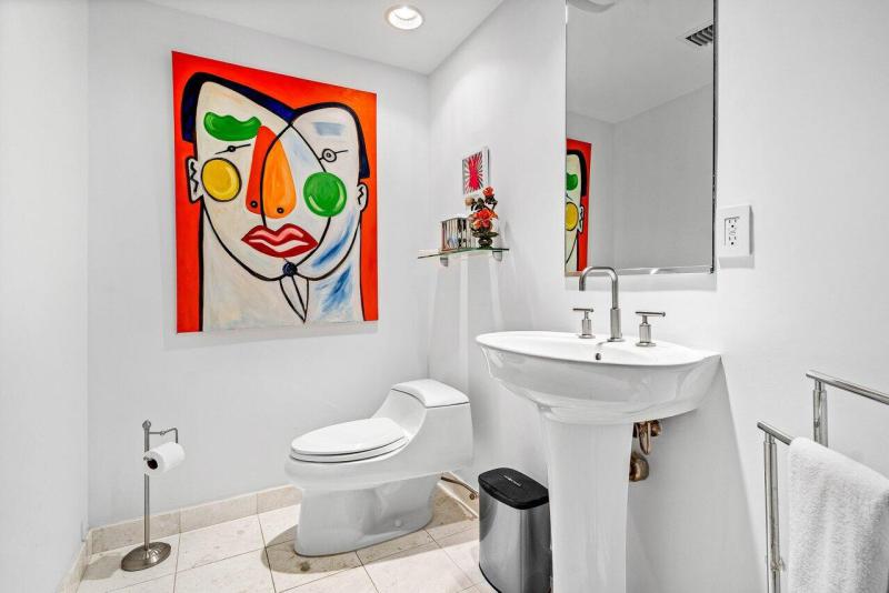  Condo & Townhome Photos