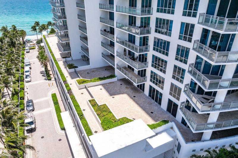  Condo & Townhome Photos