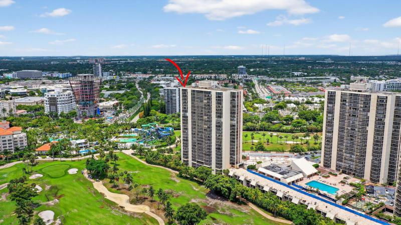  Condo & Townhome Photos