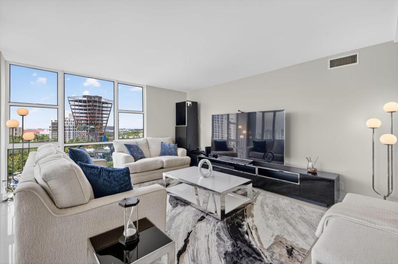  Condo & Townhome Photos