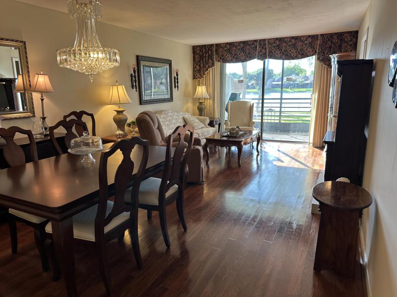  Condo & Townhome Photos