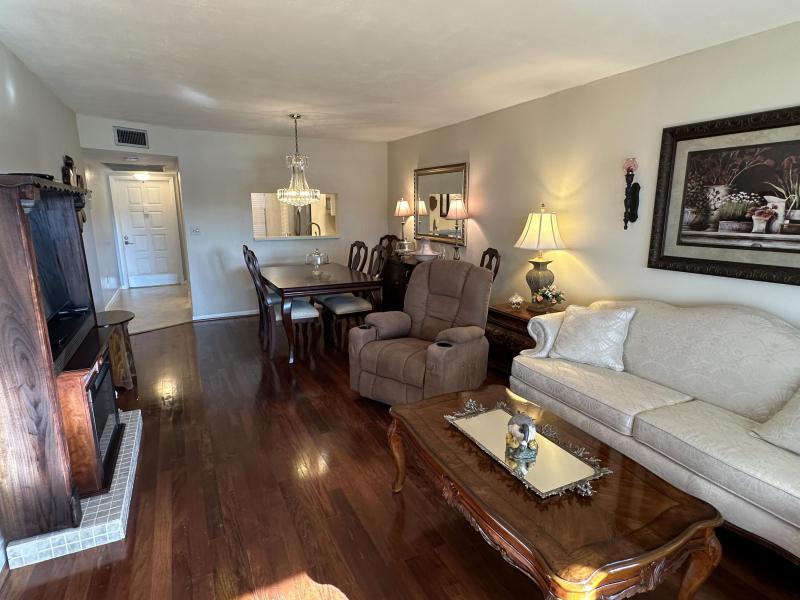  Condo & Townhome Photos