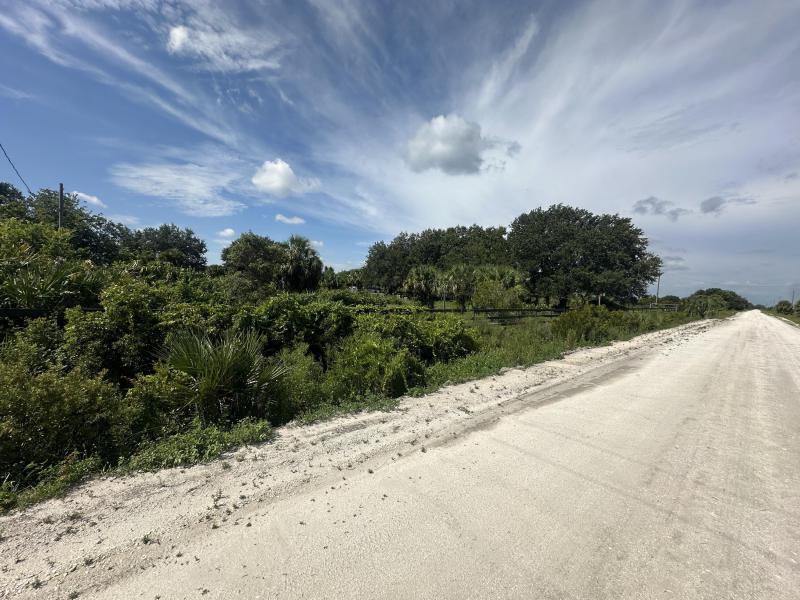  Commercial & Industrial Land Images 