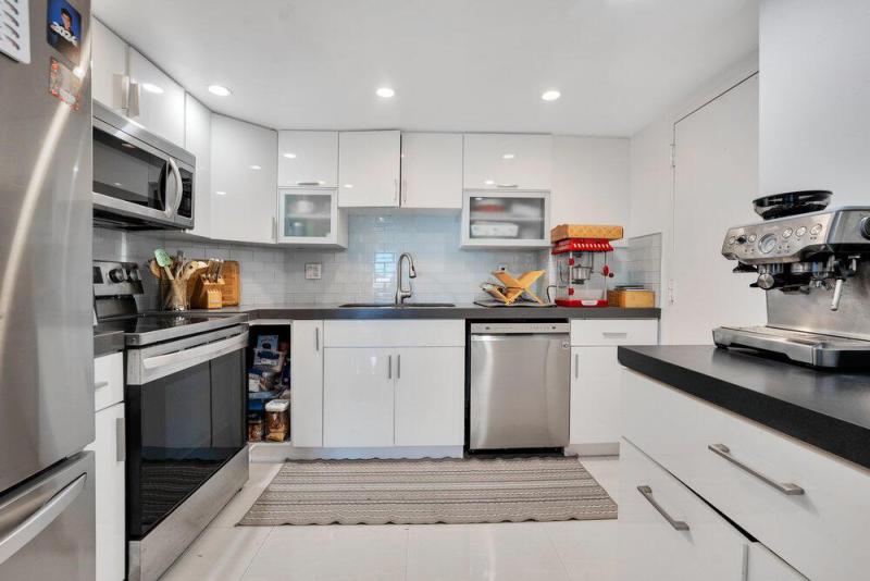  Condo & Townhome Photos