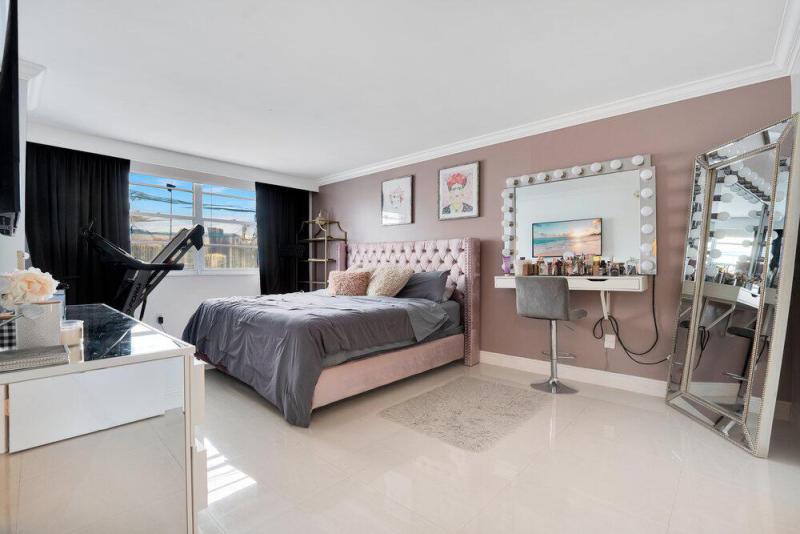  Condo & Townhome Photos