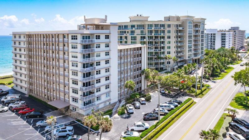  Condo & Townhome Photos