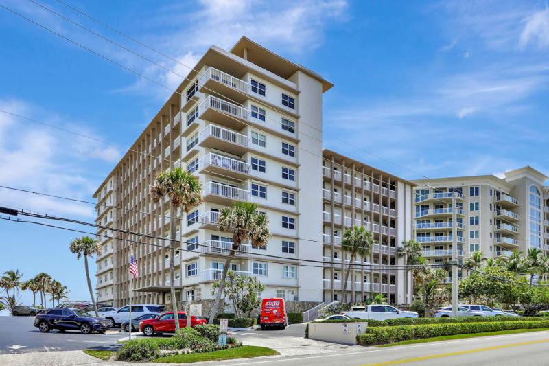  Condo & Townhome Photos
