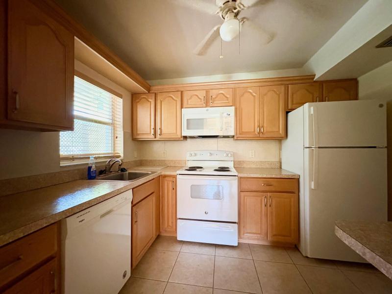  Condo & Townhome Photos