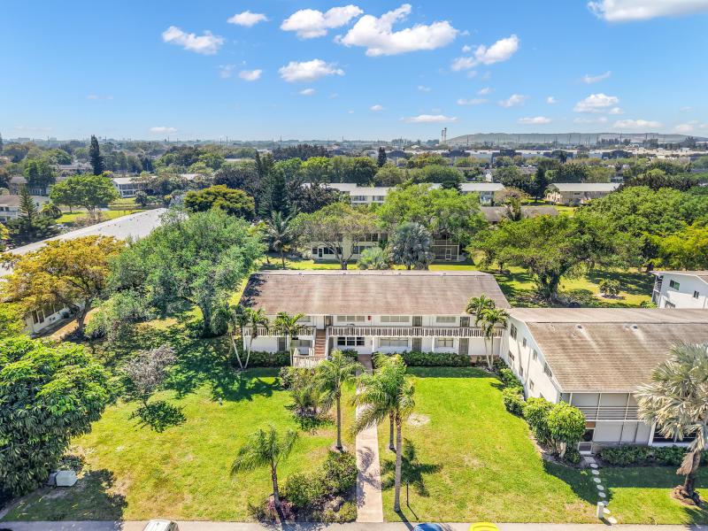  Condo & Townhome Photos