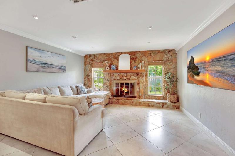  Single Family Homes Photo 18:  Plantation,  FL 33317