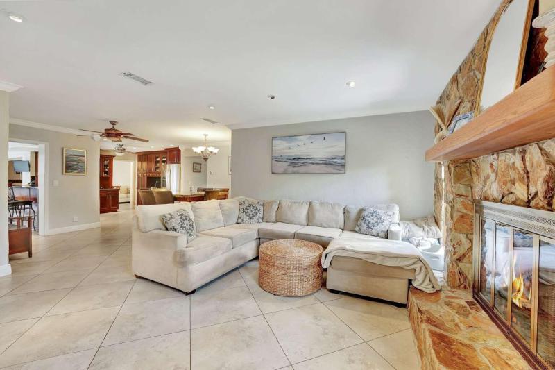  Single Family Homes Photo 19:  Plantation,  FL 33317