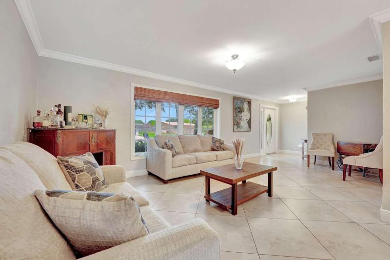  Single Family Homes Photo 6:  Plantation,  FL 33317