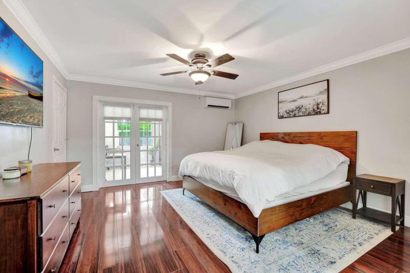 Single Family Homes Photo 8:  Plantation,  FL 33317
