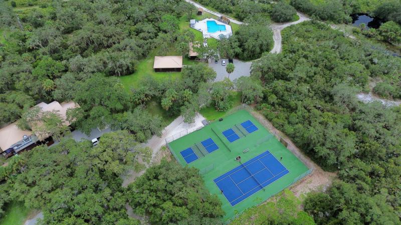  Commercial & Industrial Land Images 