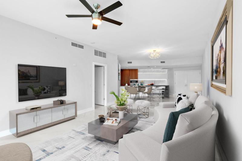  Condo & Townhome Photos