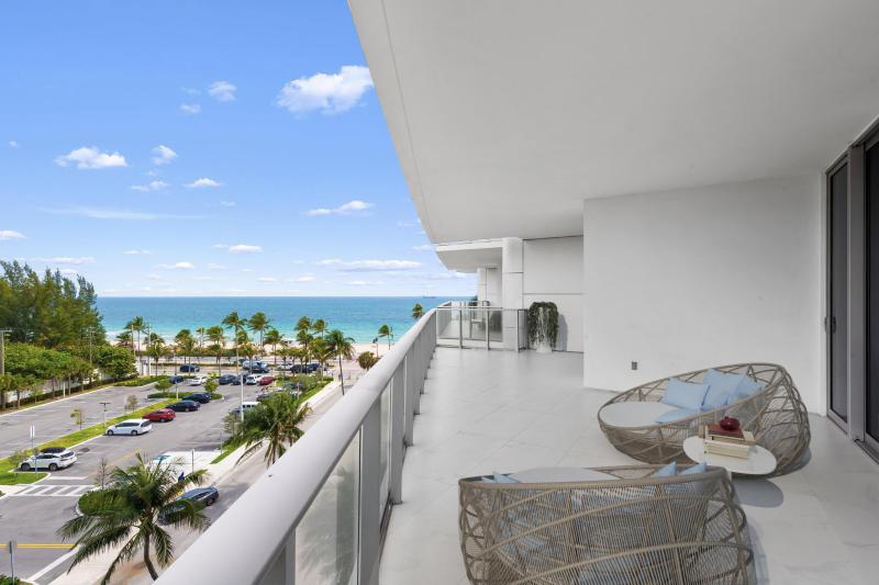  Condo & Townhome Photos