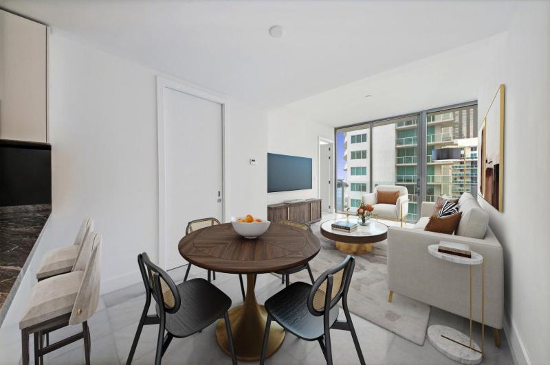  Condo & Townhome Photos