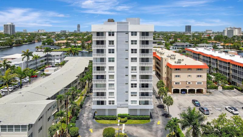  Condo & Townhome Photos