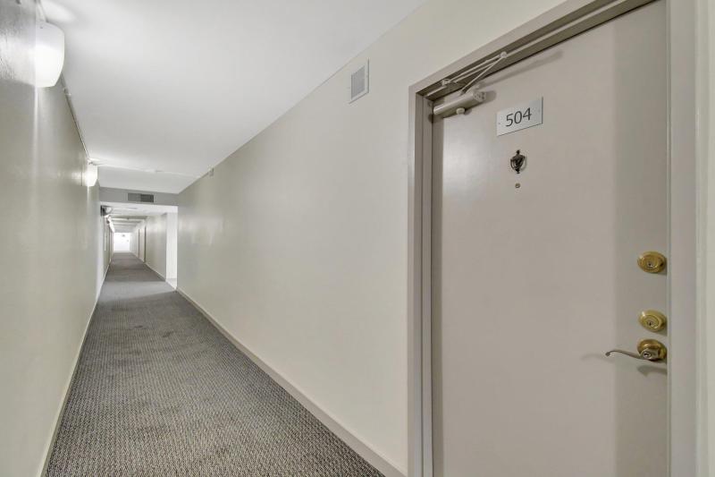  Condo & Townhome Photos
