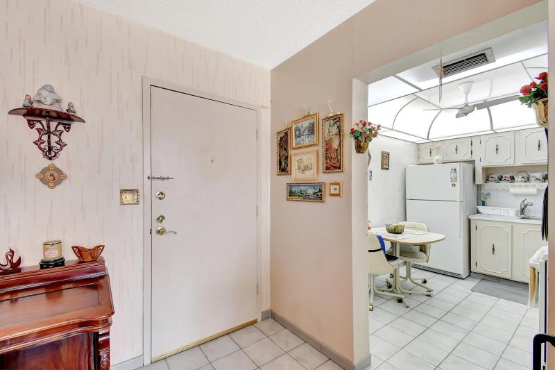  Condo & Townhome Photos