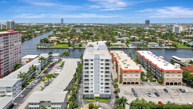  Condo & Townhome Photos
