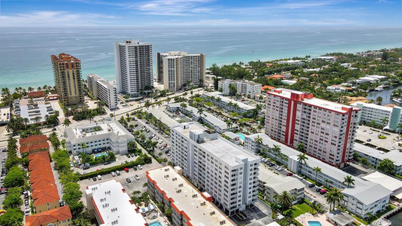  Condo & Townhome Photos