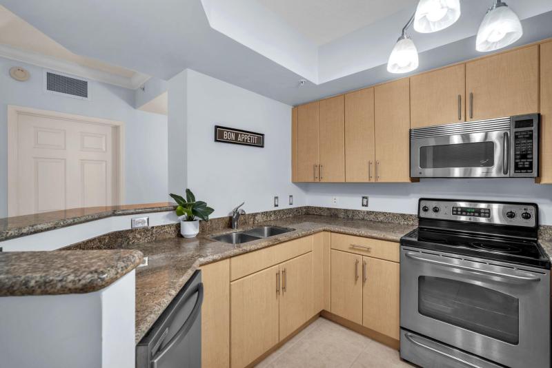  Condo & Townhome Photos