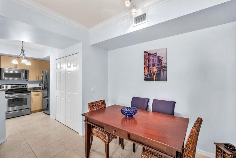  Condo & Townhome Photos