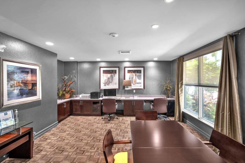  Condo & Townhome Photos