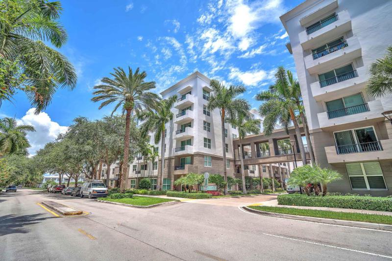  Condo & Townhome Photos
