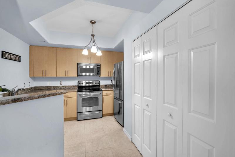  Condo & Townhome Photos