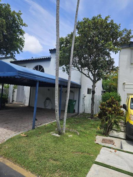  Single Family Homes Photo 2:  Miami,  FL 33179