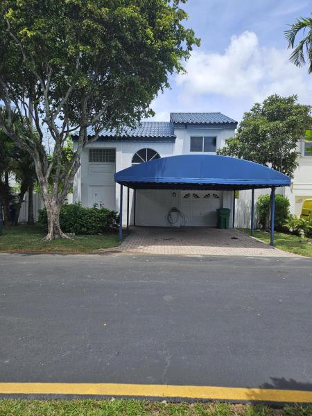  Single Family Homes Photo 4:  Miami,  FL 33179